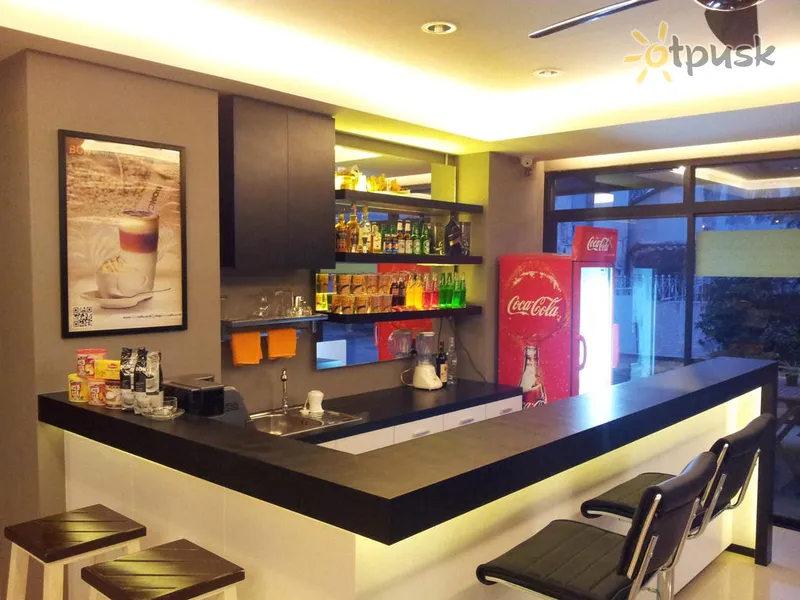 Фото отеля T5 Suites Pattaya 3* Паттайя Таиланд бары и рестораны