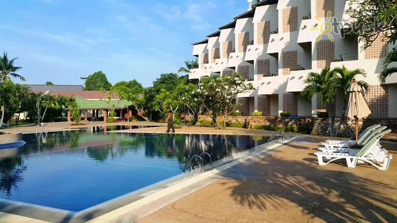 Фото отеля Tropicana Hotel 3* Pataja Tailandas išorė ir baseinai