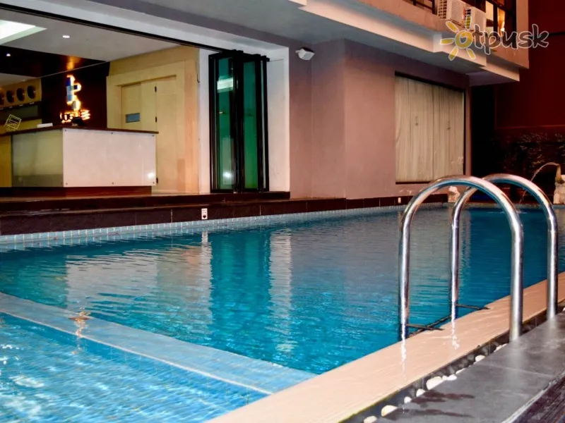 Фото отеля Vogue Pattaya Hotel 3* Паттайя Таиланд экстерьер и бассейны