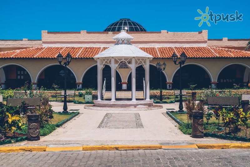 Фото отеля Iberostar Colonial Hotel 5* о. Кайо-Коко Куба экстерьер и бассейны