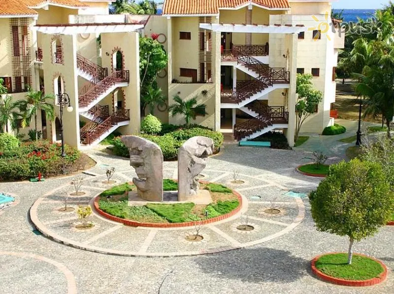 Фото отеля Iberostar Colonial Hotel 5* о. Кайо-Коко Куба экстерьер и бассейны