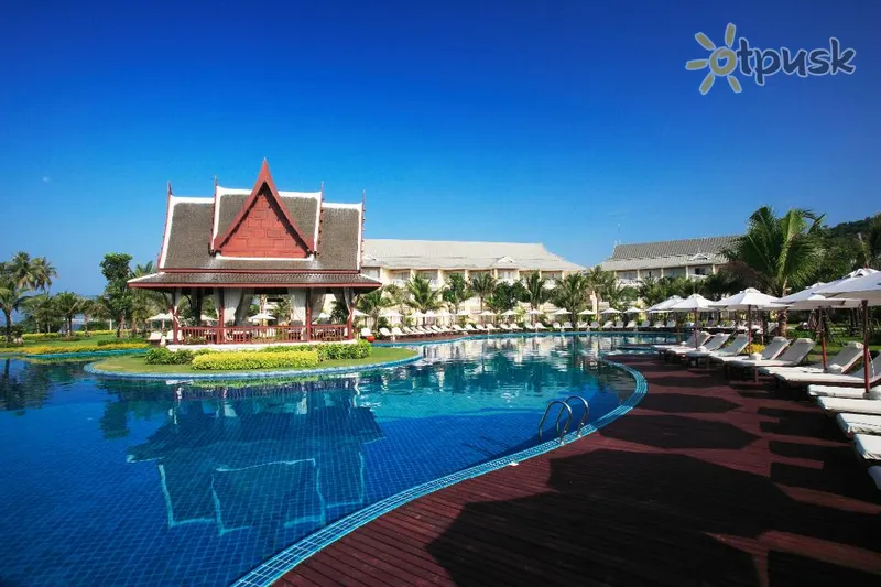 Фото отеля Sofitel Krabi Phokeethra Golf & Spa Resort 5* Krabi Taizeme ārpuse un baseini