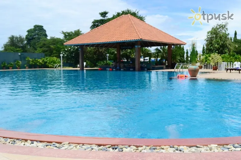 Фото отеля The Leela Resort & Spa Pattaya 3* Паттайя Таїланд екстер'єр та басейни
