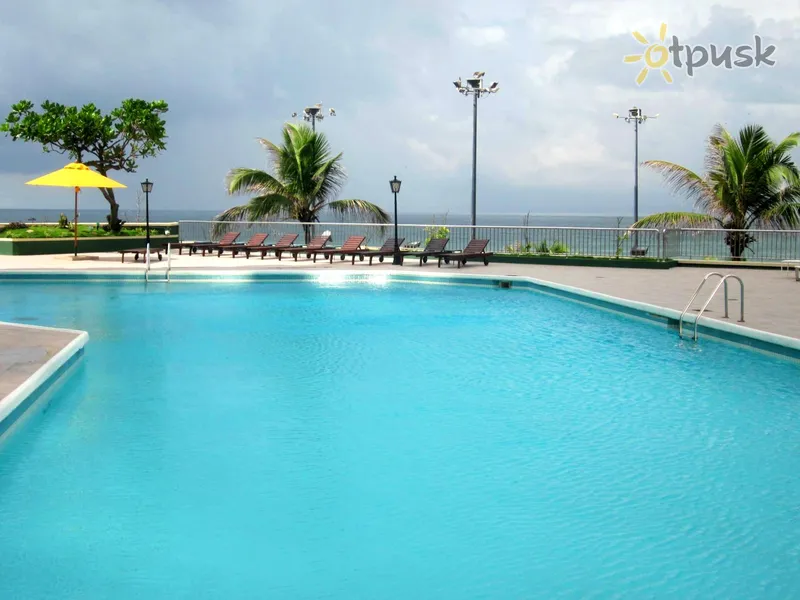 Фото отеля The Galadari Hotel 5* Коломбо Шрі Ланка екстер'єр та басейни