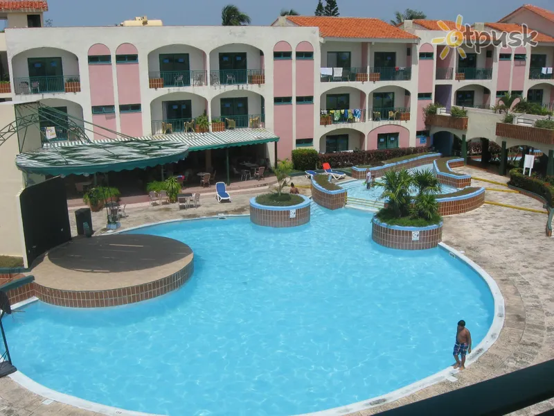 Фото отеля Islazul Los Delfines Hotel 3* Варадеро Куба екстер'єр та басейни