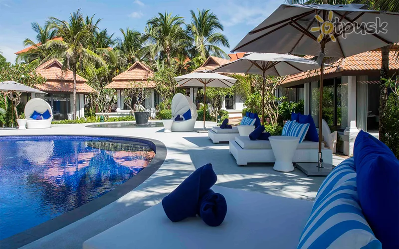 Фото отеля Akyra Beach Club Phuket 5* о. Пхукет Таїланд екстер'єр та басейни
