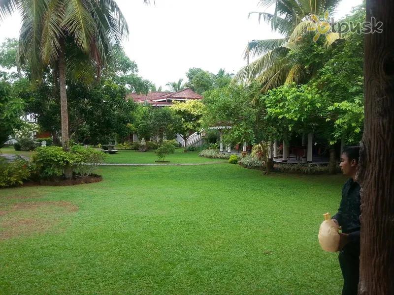 Фото отеля Bougain Villa 3* Бентота Шри-Ланка экстерьер и бассейны
