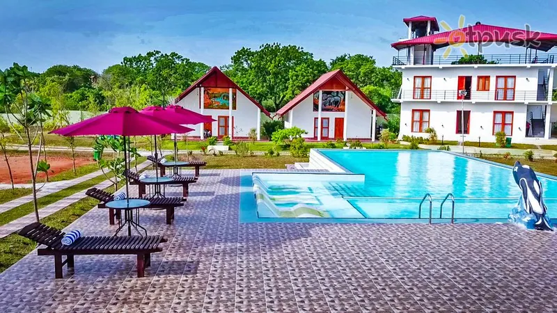 Фото отеля Santon Resort & Spa 4* Хамбантота Шри-Ланка экстерьер и бассейны