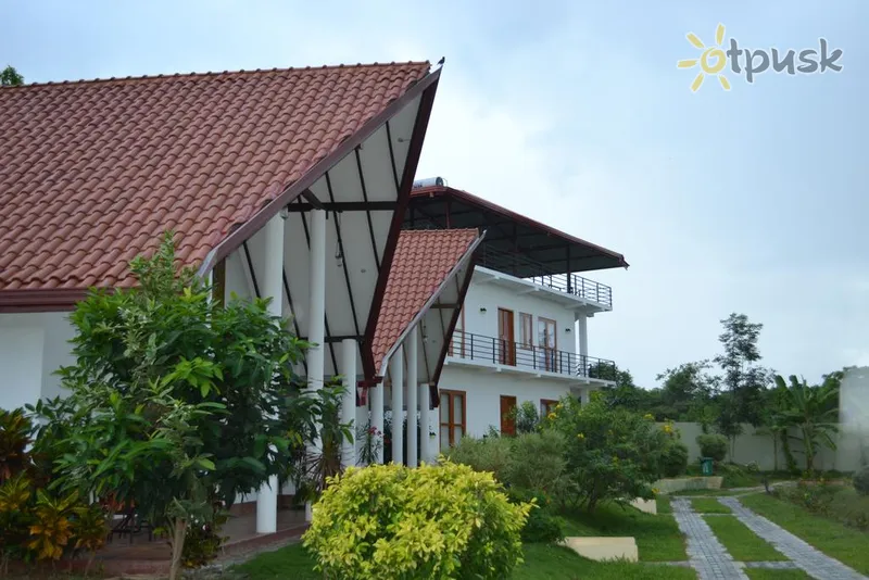 Фото отеля Santon Resort & Spa 4* Хамбантота Шри-Ланка экстерьер и бассейны