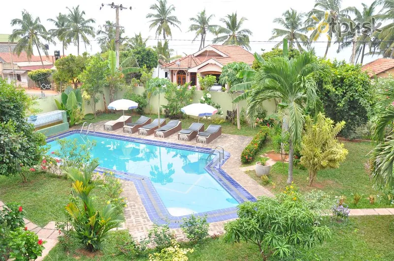 Фото отеля Solomon Beach Hotel 3* Маравила Шри-Ланка экстерьер и бассейны