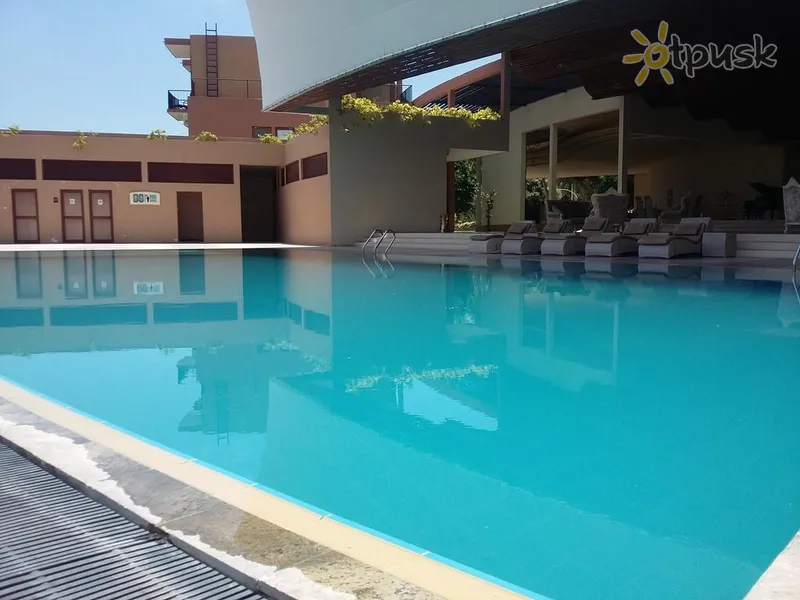 Фото отеля Avenra Gangaara Hotel 4* Маравіла Шрі Ланка екстер'єр та басейни