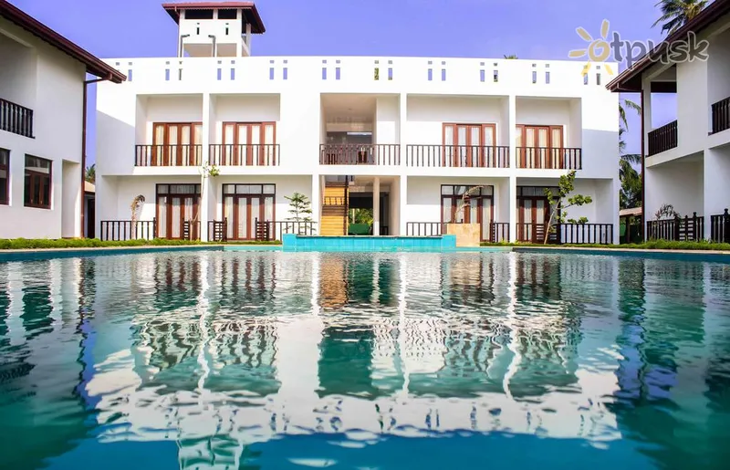 Фото отеля Sea Mountain Hotel 2* Маравила Шри-Ланка экстерьер и бассейны