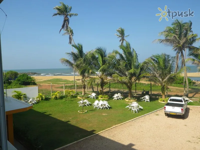 Фото отеля Shanketha Palace Hotel 3* Негомбо Шри-Ланка экстерьер и бассейны