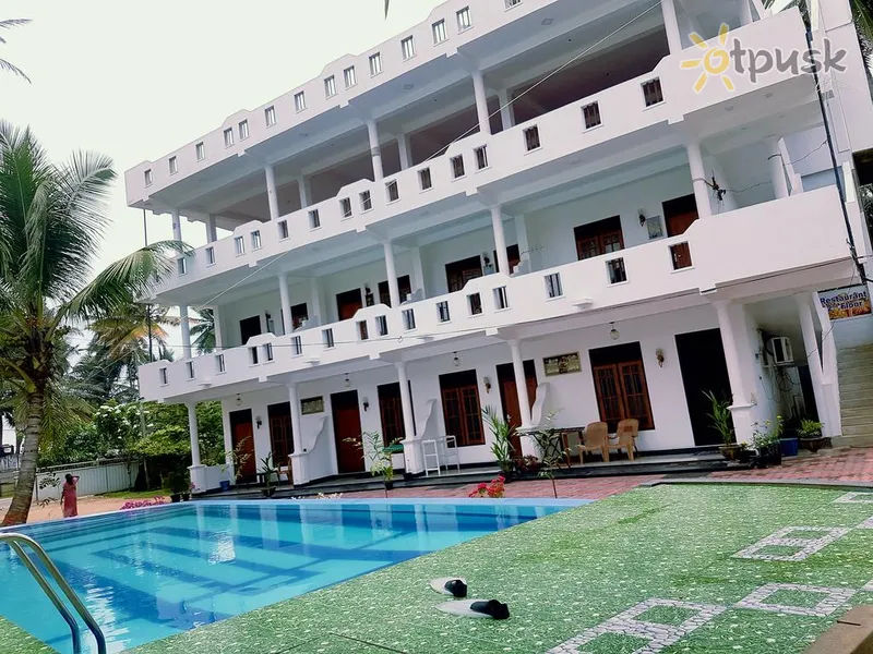 Фото отеля Liyanage Resort 2* Мирисса Шри-Ланка экстерьер и бассейны
