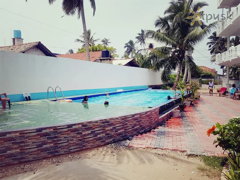 Фото отеля Liyanage Resort 2* Mirisa Šrilanka ārpuse un baseini