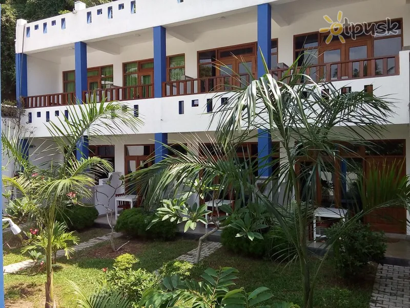 Фото отеля Ocean Reach Holidays 2* Матара Шрі Ланка екстер'єр та басейни