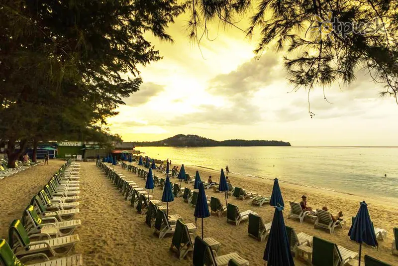 Фото отеля Amora Beach Resort Phuket 4* о. Пхукет Таиланд экстерьер и бассейны