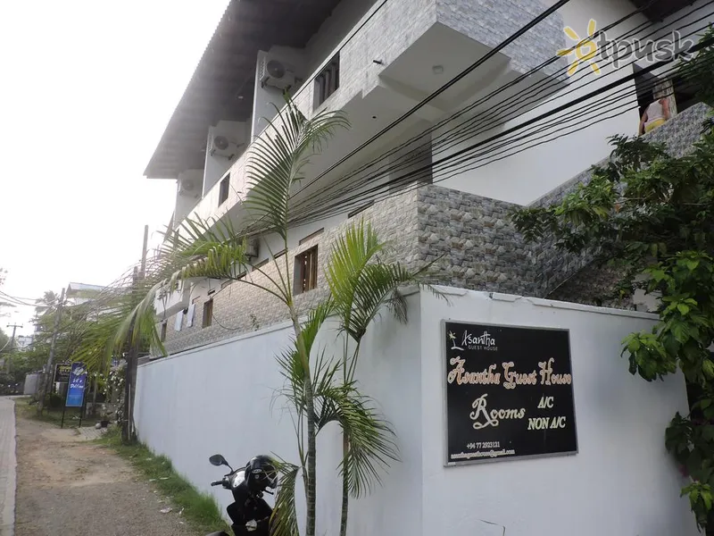 Фото отеля Asantha Guest House 2* Унаватуна Шри-Ланка экстерьер и бассейны