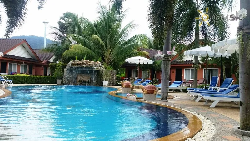 Фото отеля Andaman Seaside Resort 3* о. Пхукет Таиланд экстерьер и бассейны