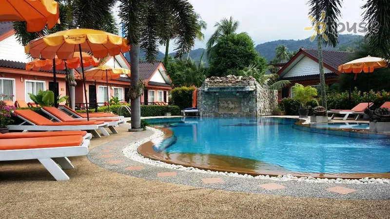Фото отеля Andaman Seaside Resort 3* о. Пхукет Таиланд экстерьер и бассейны