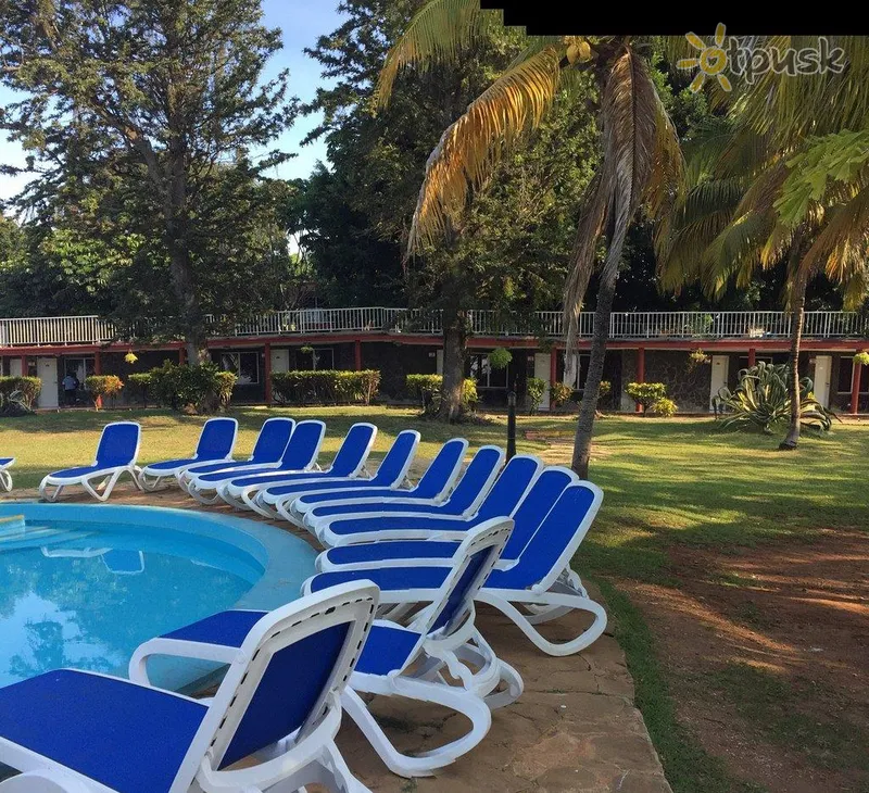 Фото отеля Las Cuevas Hotel 2* Trinidāda Kuba ārpuse un baseini