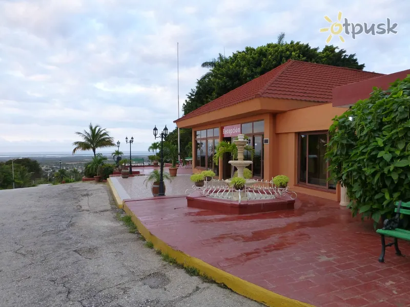 Фото отеля Las Cuevas Hotel 2* Тринидад Куба экстерьер и бассейны
