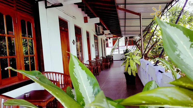Фото отеля Happynight & Restaurant 2* Unawatuna Šri Lanka kambariai