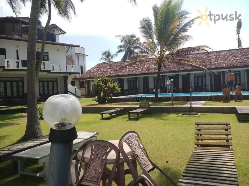 Фото отеля Cinnamon Garden Hotel 3* Hikaduva Šri Lanka išorė ir baseinai