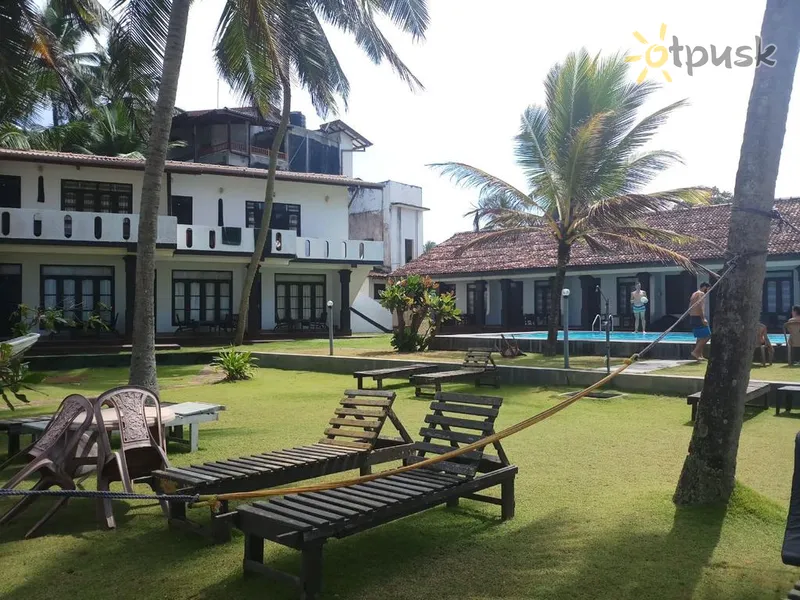 Фото отеля Cinnamon Garden Hotel 3* Хіккадува Шрі Ланка екстер'єр та басейни