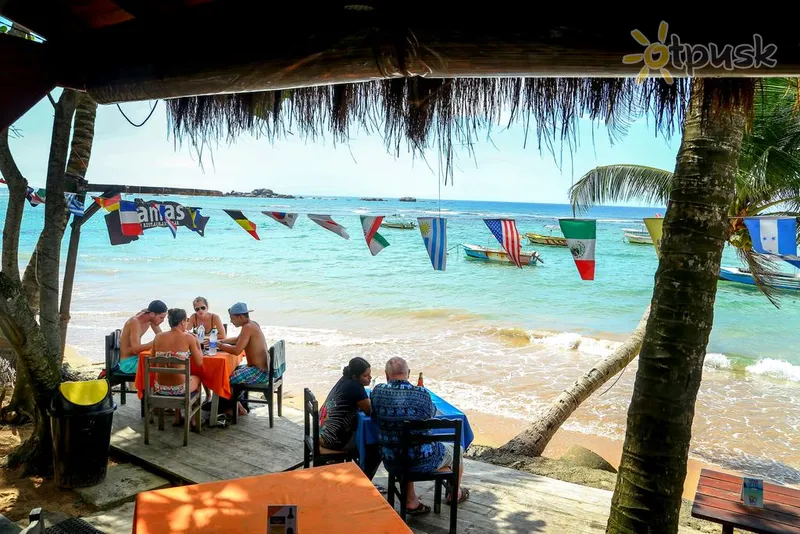 Фото отеля Mamas Coral Beach Hotel 2* Hikaduva Šri Lanka barai ir restoranai