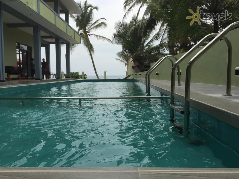 Фото отеля Serenade Beach Hotel 3* Hikaduva Šrilanka ārpuse un baseini