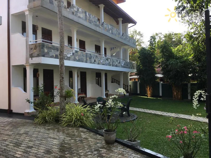 Фото отеля Villa De White Sambur 3* Хіккадува Шрі Ланка екстер'єр та басейни