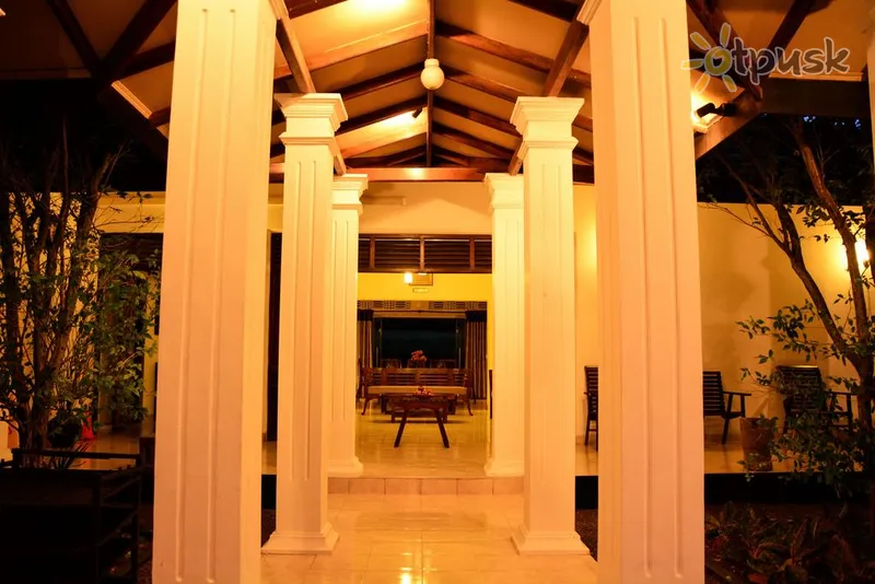 Фото отеля Camellia Dwelling 2* Хиккадува Шри-Ланка экстерьер и бассейны