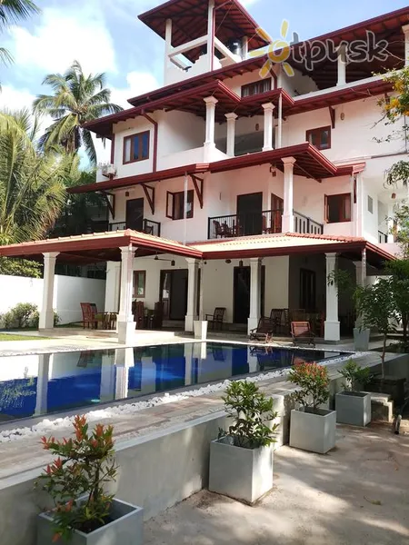 Фото отеля Red Lobster Villa 2* Хіккадува Шрі Ланка екстер'єр та басейни