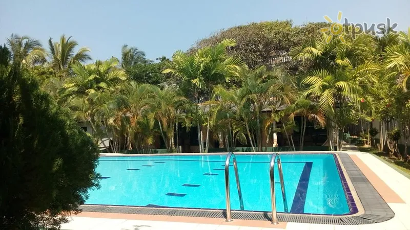 Фото отеля Sagarika Beach Hotel 1* Beruwala Šri Lanka išorė ir baseinai