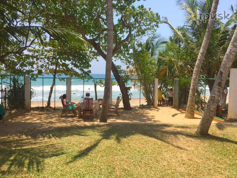 Фото отеля Bloom Villa 2* Диквелла Шри-Ланка пляж