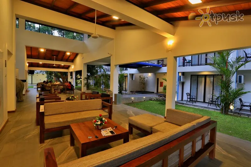 Фото отеля The Blue Wave Hotel 3* Аругам-Бей Шри-Ланка бары и рестораны