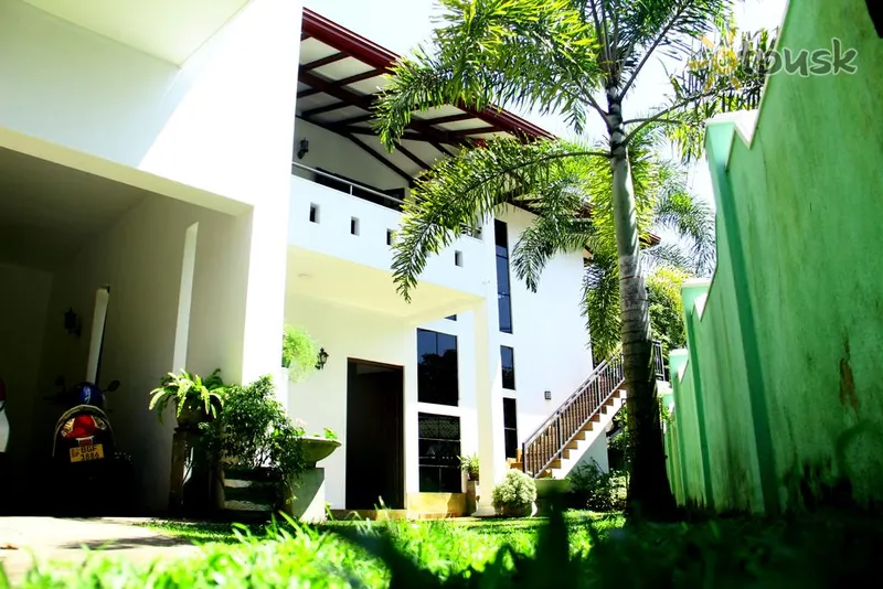 Фото отеля Shakuna Villa 2* Хіккадува Шрі Ланка екстер'єр та басейни