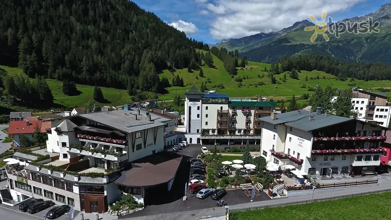Фото отеля Mein Almhof Superior Hotel 4* Nauders Austrija ārpuse un baseini