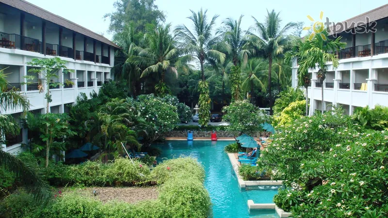 Фото отеля DoubleTree by Hilton Phuket Banthai Resort 4* о. Пхукет Таиланд экстерьер и бассейны