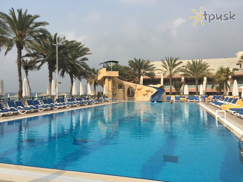 Фото отеля Occidental Sharjah Grand 4* Шарджа ОАЭ экстерьер и бассейны
