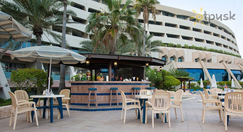 Фото отеля Occidental Sharjah Grand 4* Шарджа ОАЭ бары и рестораны