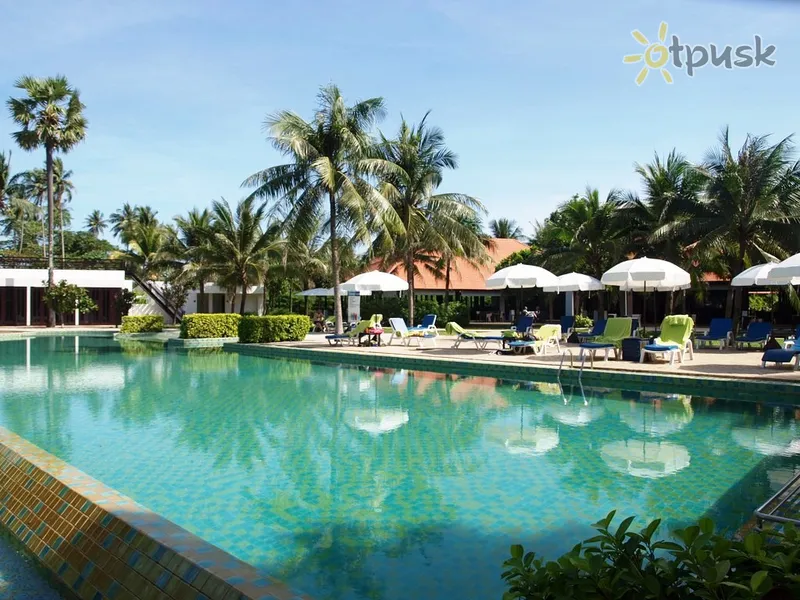 Фото отеля D Varee Mai Khao Beach 4* о. Пхукет Таиланд экстерьер и бассейны