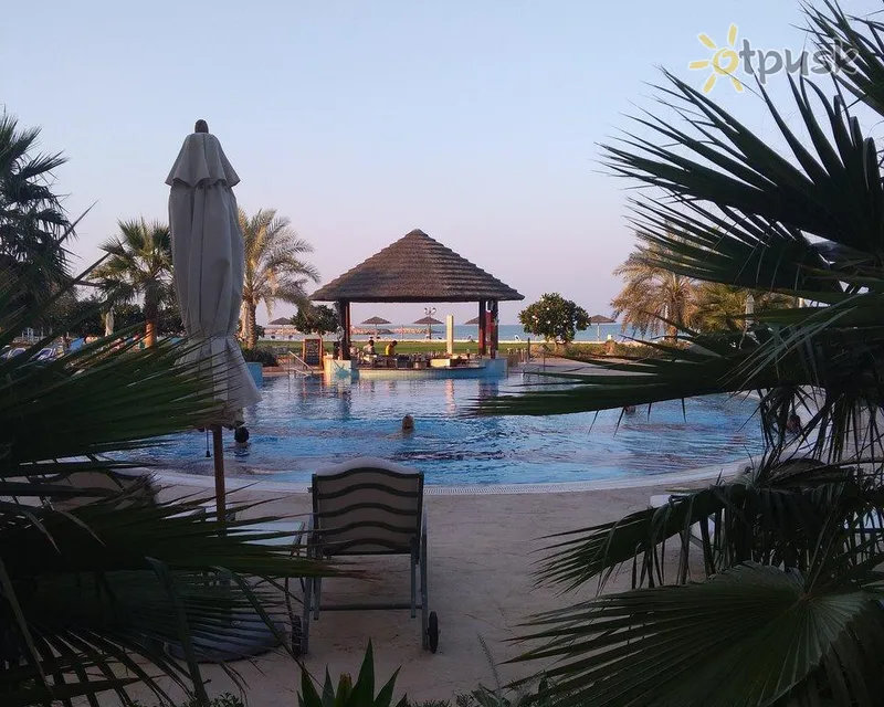 Фото отеля Dhafra Beach Hotel 3* Абу Даби ОАЭ экстерьер и бассейны
