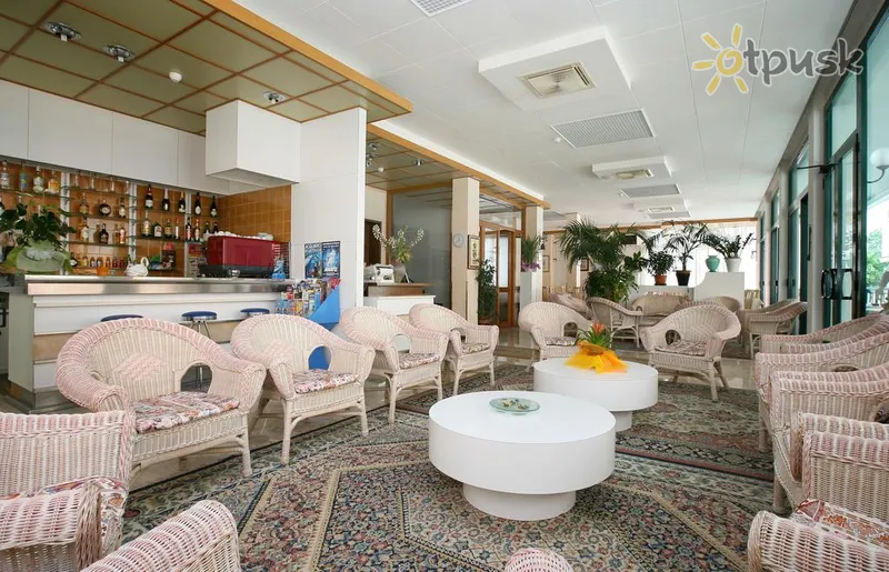 Фото отеля Chic Hotel 3* Rimini Itālija vestibils un interjers