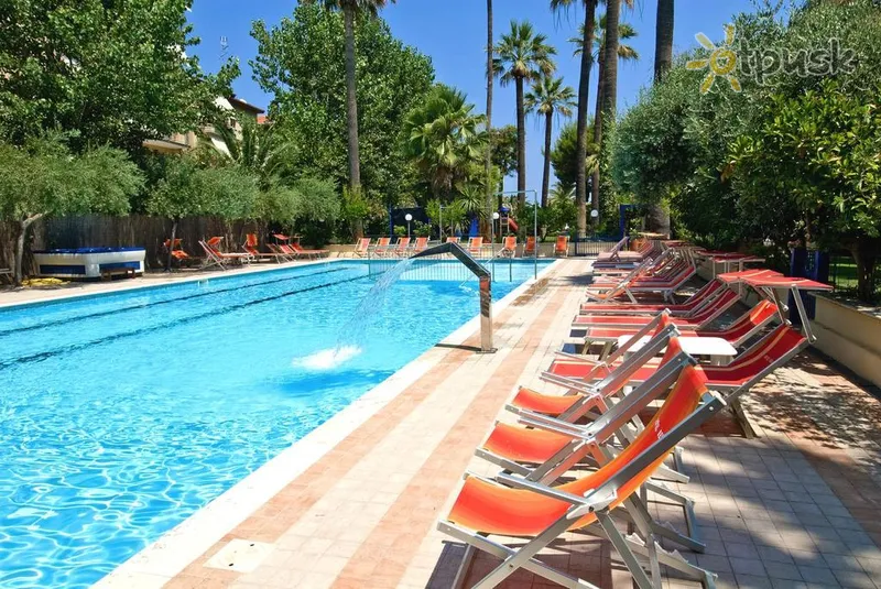 Фото отеля Relax Hotel 3* Askoli Pičeno Itālija ārpuse un baseini
