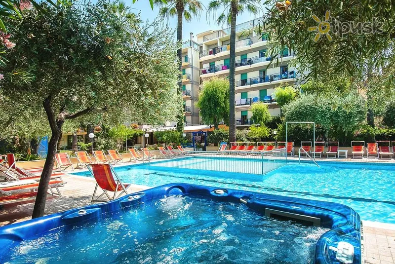 Фото отеля Relax Hotel 3* Ascoli Piceno Italija išorė ir baseinai