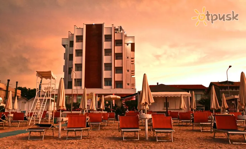 Фото отеля Ambassador Hotel 3* Ankona Itālija pludmale