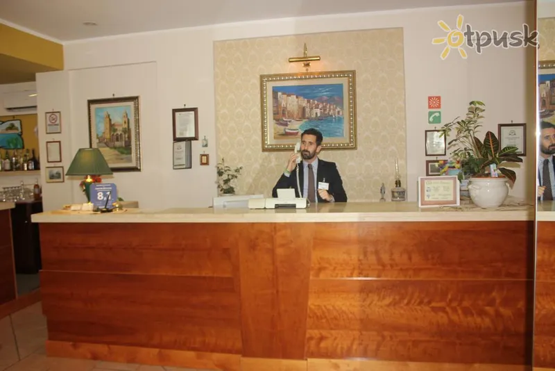 Фото отеля Mediterraneo Hotel (Cefalu) 3* par. Sicīlija Itālija vestibils un interjers