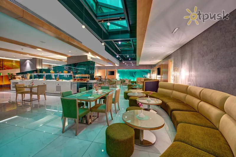 Фото отеля Al Khoory Executive Hotel 3* Дубай ОАЕ бари та ресторани